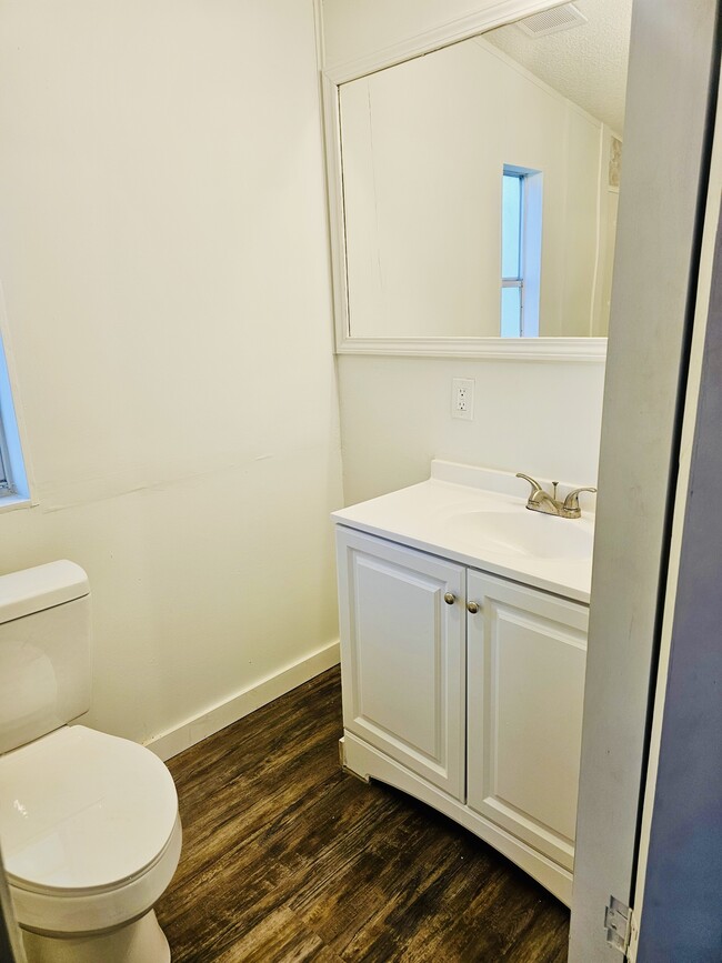 Building Photo - 3913 Carlyss Dr