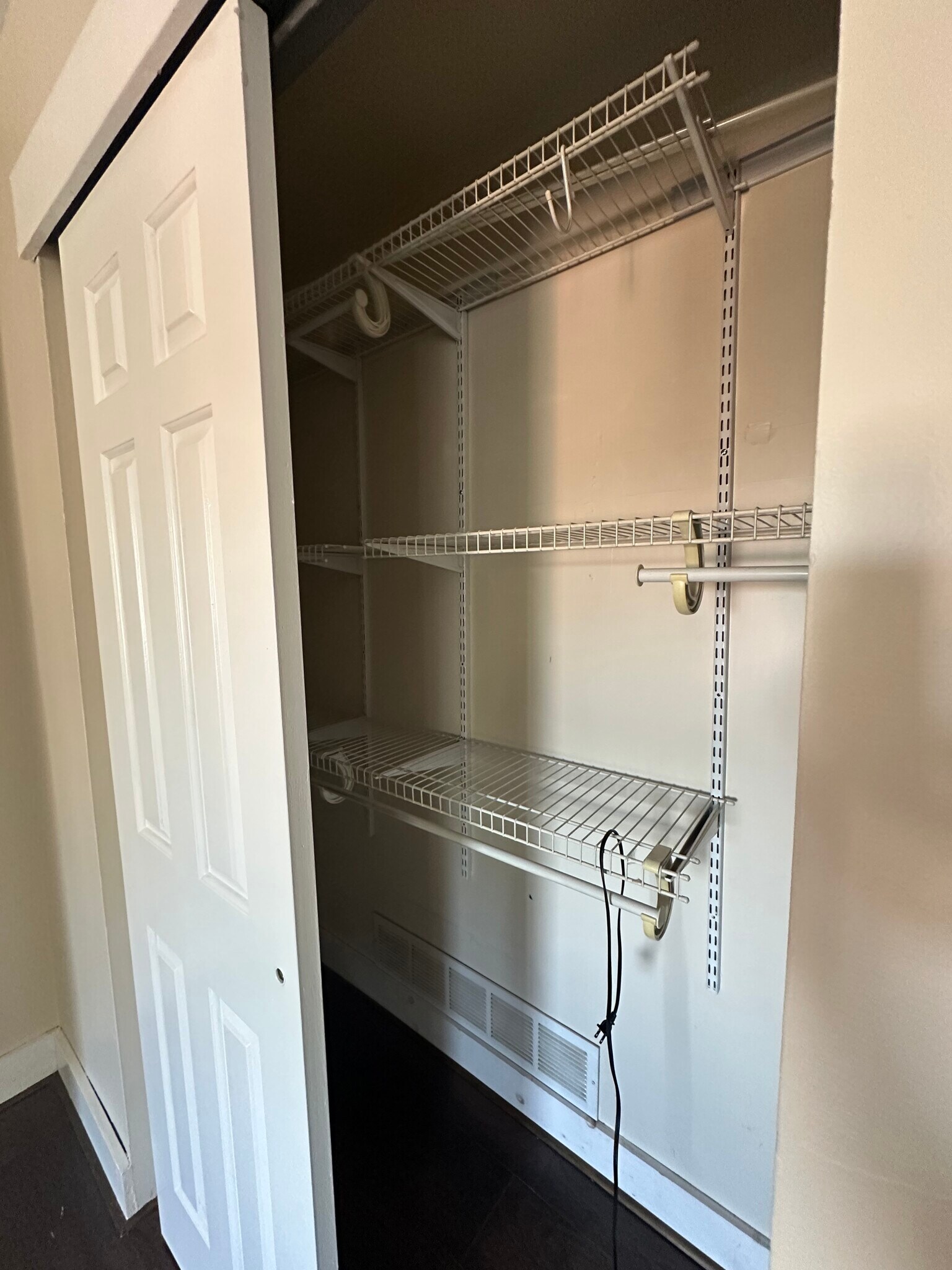 Building Photo - 367 State St