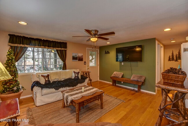 Building Photo - 704 Pima Rd