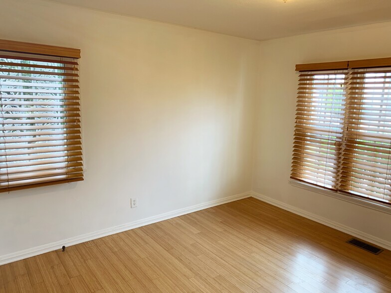 Building Photo - 1226 S Highland Ave