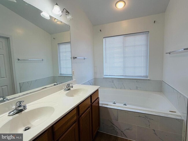 Building Photo - 2503 Wheat Meadow Ct