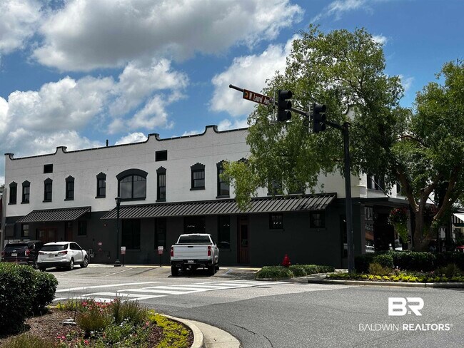 Building Photo - 120 W Laurel Ave