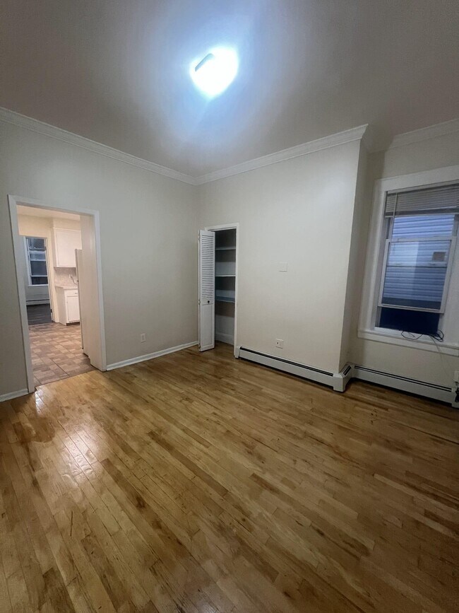 Building Photo - 123 Collard St