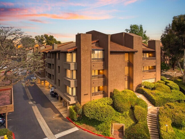 Building Photo - 10250 Caminito Cuervo