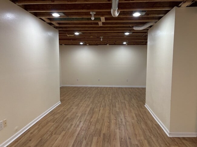 Building Photo - "Spacious 3-Bedroom Side by Side Duplex in...