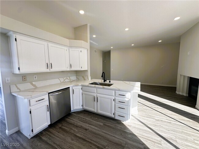 Building Photo - 312 Modesto St