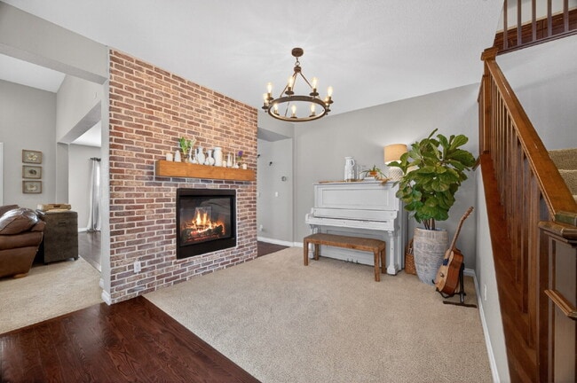 Building Photo - "Spacious 5-Bedroom Retreat on South Quantock Way - Perfectly Designed for Comfort and Style!"  A...