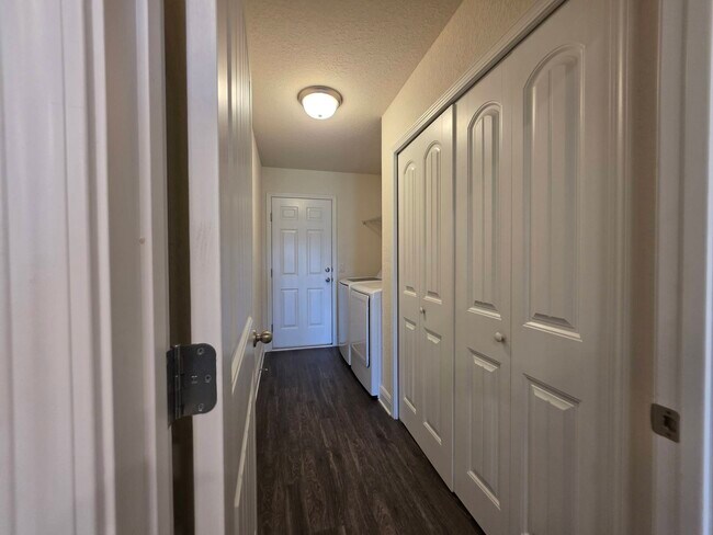 Building Photo - 6229 Redberry Dr