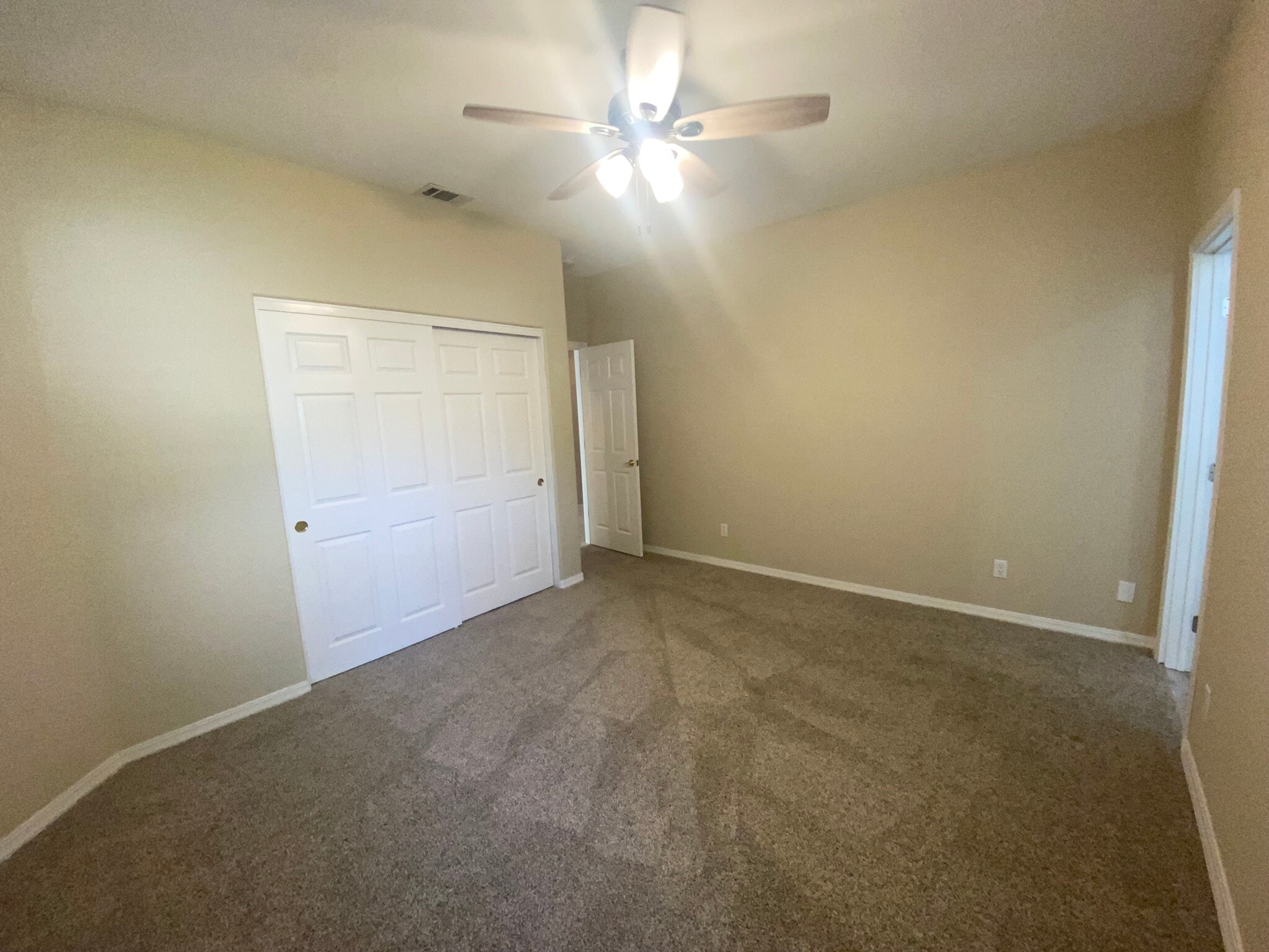 Building Photo - 625 Asilo