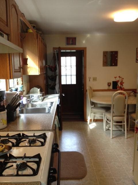 Building Photo - 76 Winter St