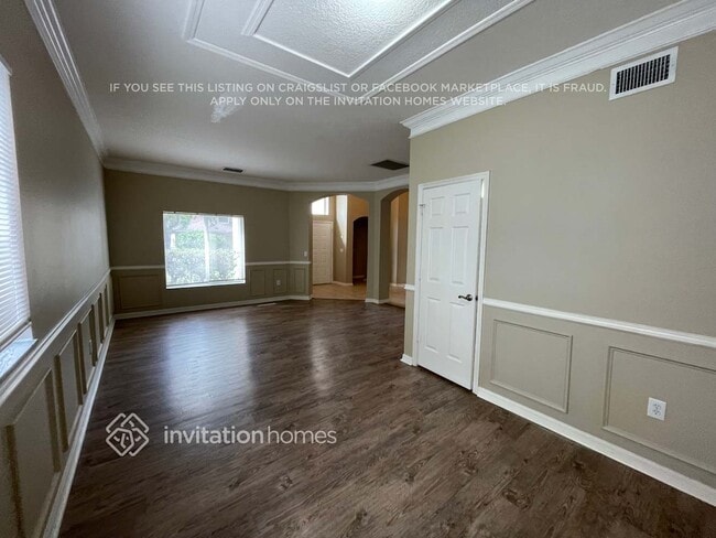 Building Photo - 18221 Sandy Pointe Dr