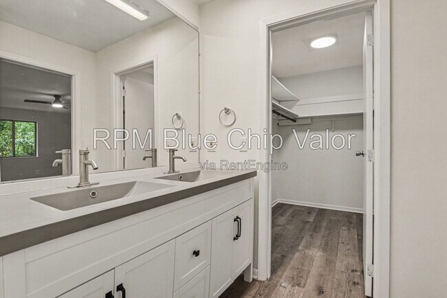 Building Photo - 1465 Eaton Ave