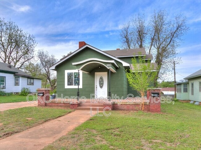 Building Photo - 1812 W Noble Ave