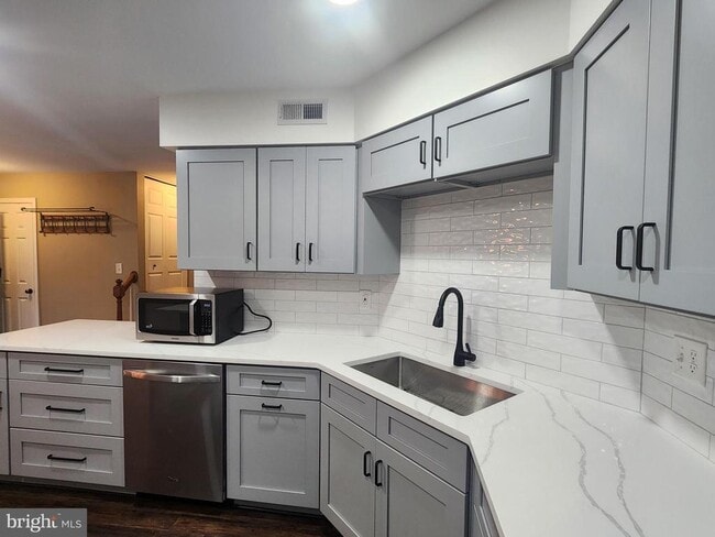 Building Photo - 14363 Long Channel Dr