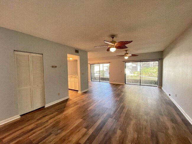 Building Photo - First floor 2BR/2BA Conquistador Condo