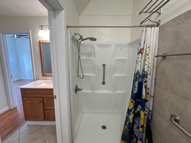 Primary Photo - Spacious 5-Bedroom Home with Modern Amenit...
