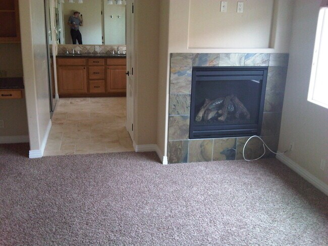 Building Photo - 4054 1st Ave