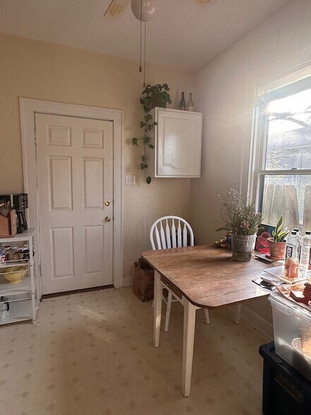 Building Photo - 1307 E 28th St