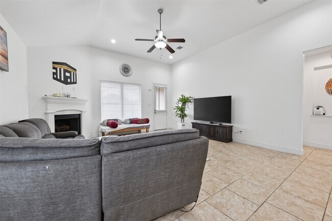 Building Photo - 6515 Sterling Shores Ln