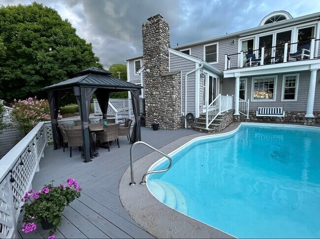 Building Photo - 47 Brighton Rd