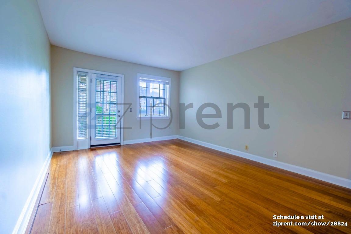 Building Photo - 815 Lasalle St