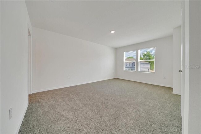 Building Photo - 6614 SW 81st Loop