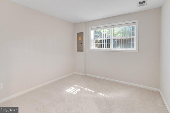 Building Photo - 15519 Exmore Ct