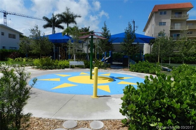 Building Photo - 9390 E Bay Harbor Dr