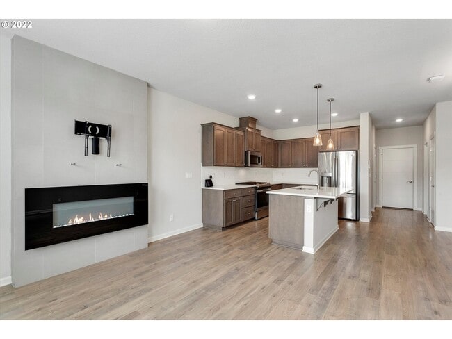 Building Photo - 8037 SE Engelmann St