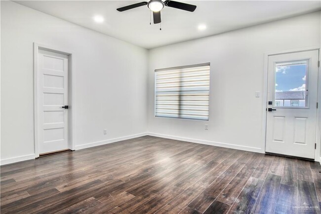 Building Photo - 23 Cassandra St