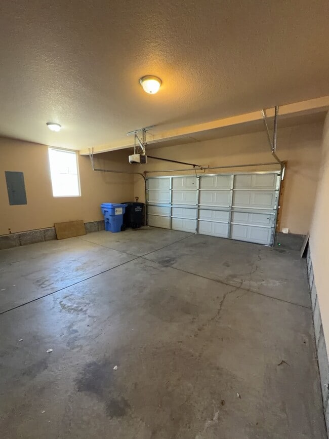 Building Photo - 6628 Watusi Rd