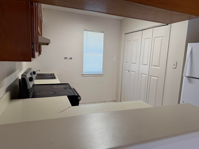 Building Photo - 2605 Springfield Ave