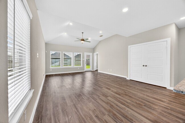 Building Photo - 21619 Coral Mist Dr