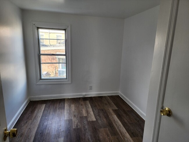 Building Photo - 203 Porter St