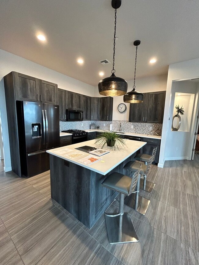 Building Photo - Beautiful Furnished Pool Home!