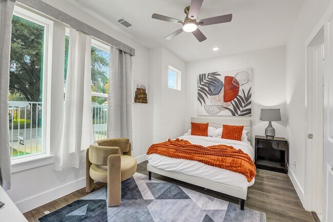 Building Photo - 6719 St Augustine St