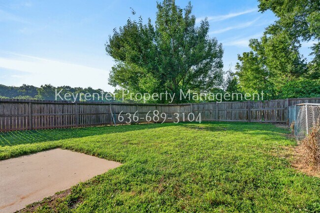 Building Photo - 357 Della Dr