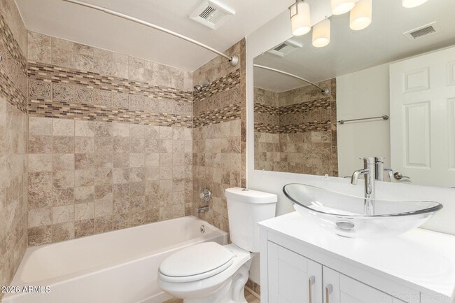 Building Photo - 14252 N Boxwood Ln