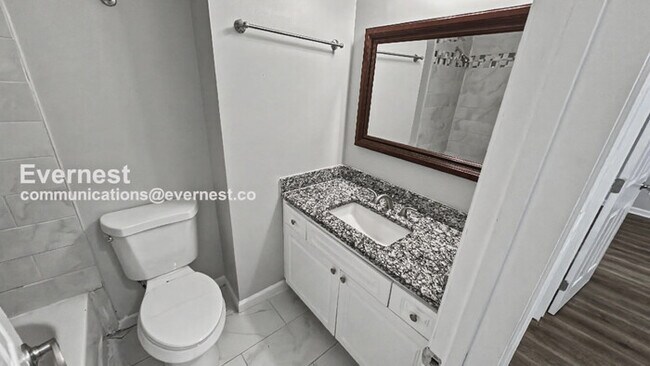 Building Photo - 1475 Pineland Ct