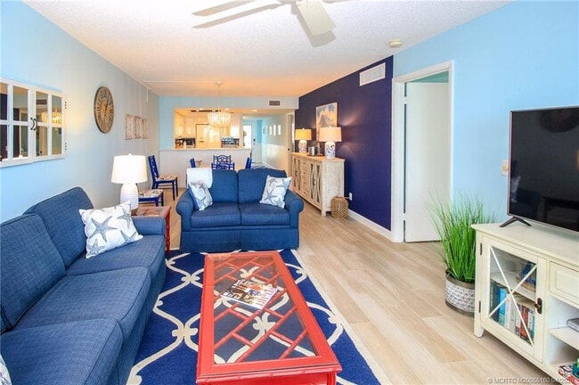 Building Photo - 20 NE Plantation Rd