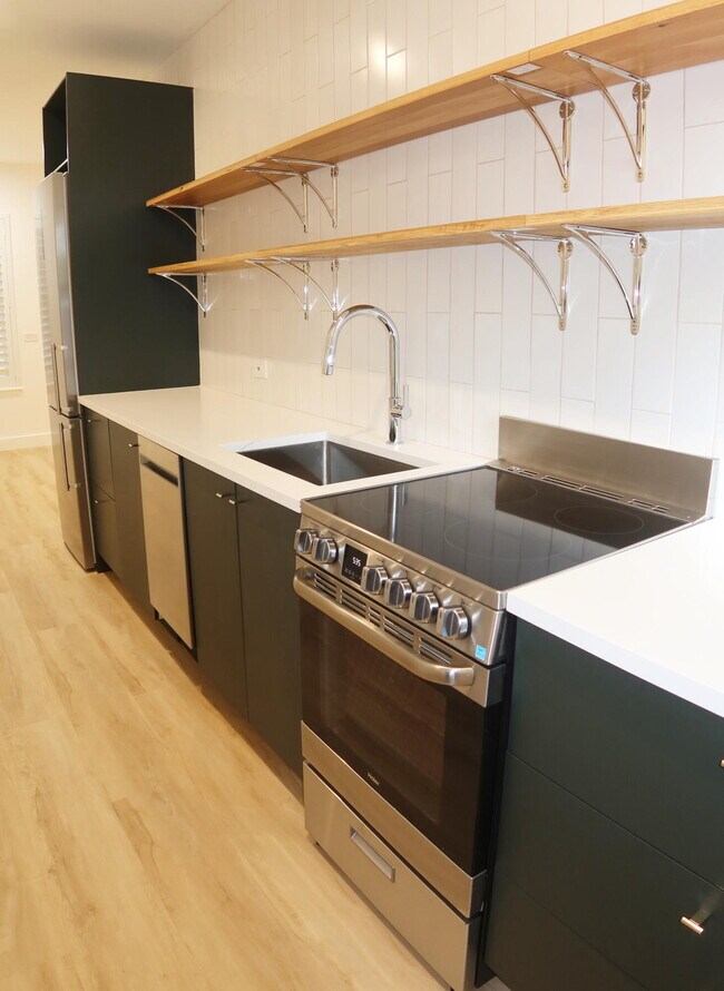 Building Photo - 614 Palm St