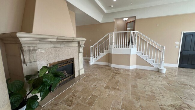 Building Photo - Coastal Living Awaits