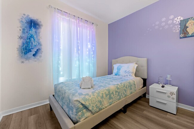 Building Photo - 453 Scrub Jay Way