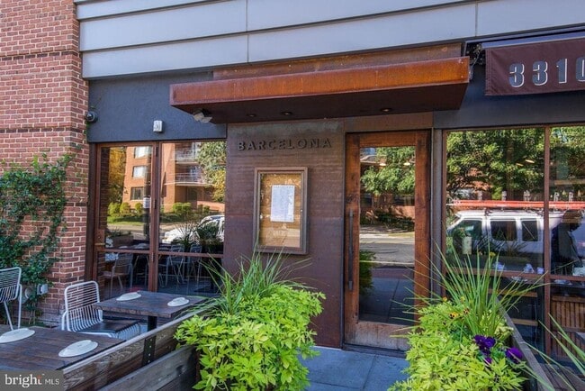 Building Photo - 4201 Cathedral Ave NW