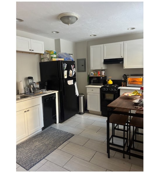 Building Photo - 220 Hanover St