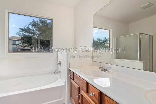 Building Photo - 45305 Balboa Dr