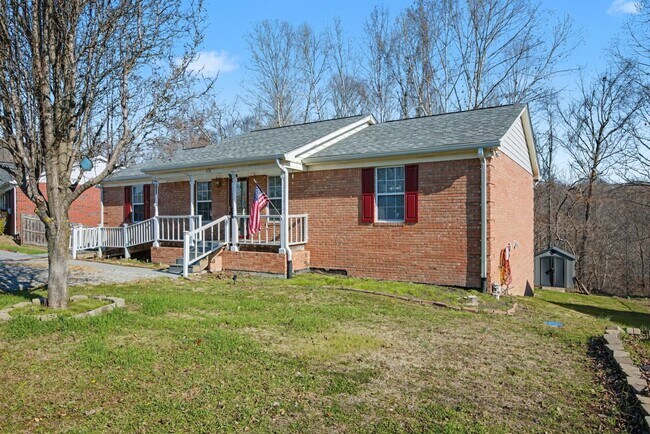 Building Photo - Spacious 3 Bedroom Home in Ashland City!