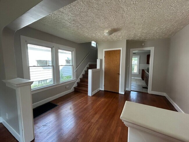 Building Photo - 1682-1684 Hearthstone Dr.