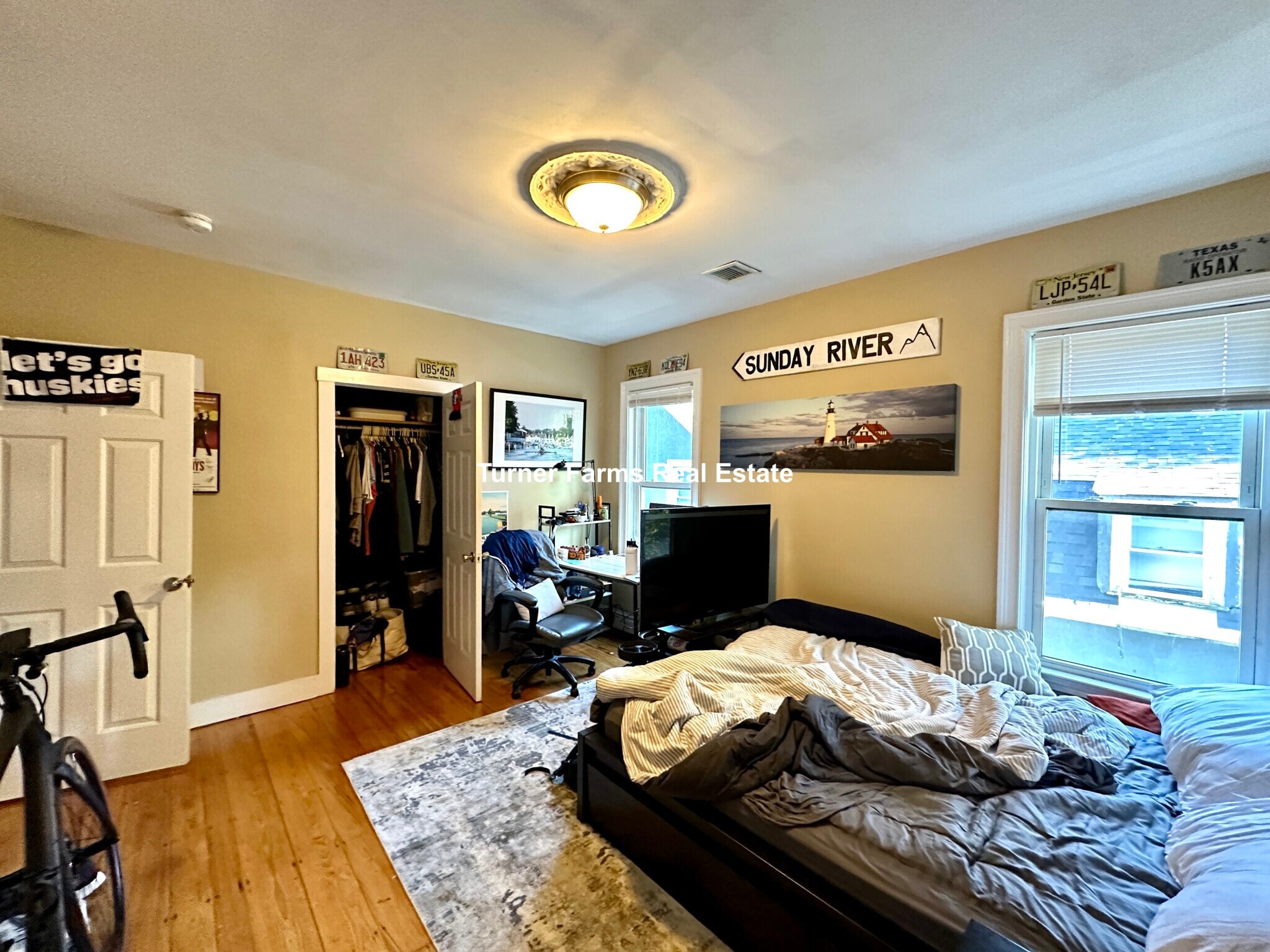 Building Photo - 44 Hillside St