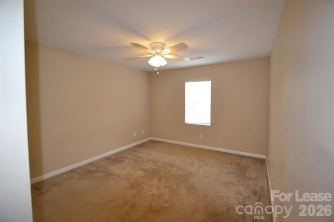 Building Photo - 112 Dundee Ct